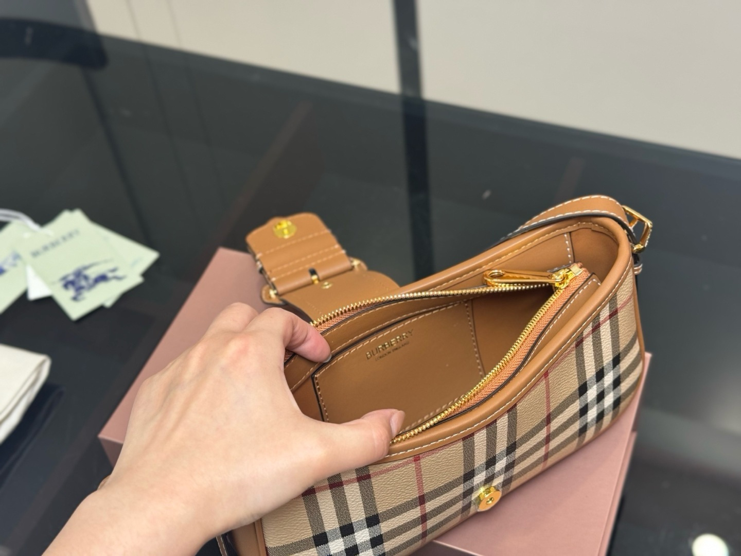 Burberry Check Plaid Women Baguette Underarm Bag - 图片 5